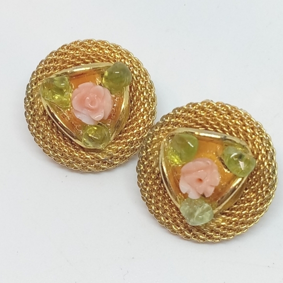 * vintage pink Angel Skin Coral flowers gold tone mesh button clip on earrings - Picture 1 of 5